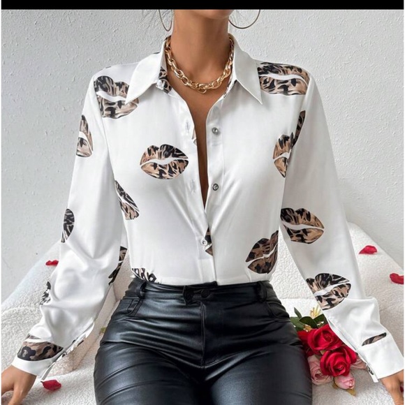 Luxe Leopard Lips Print Button Down Up Shirt Top Blouse - Picture 6 of 7